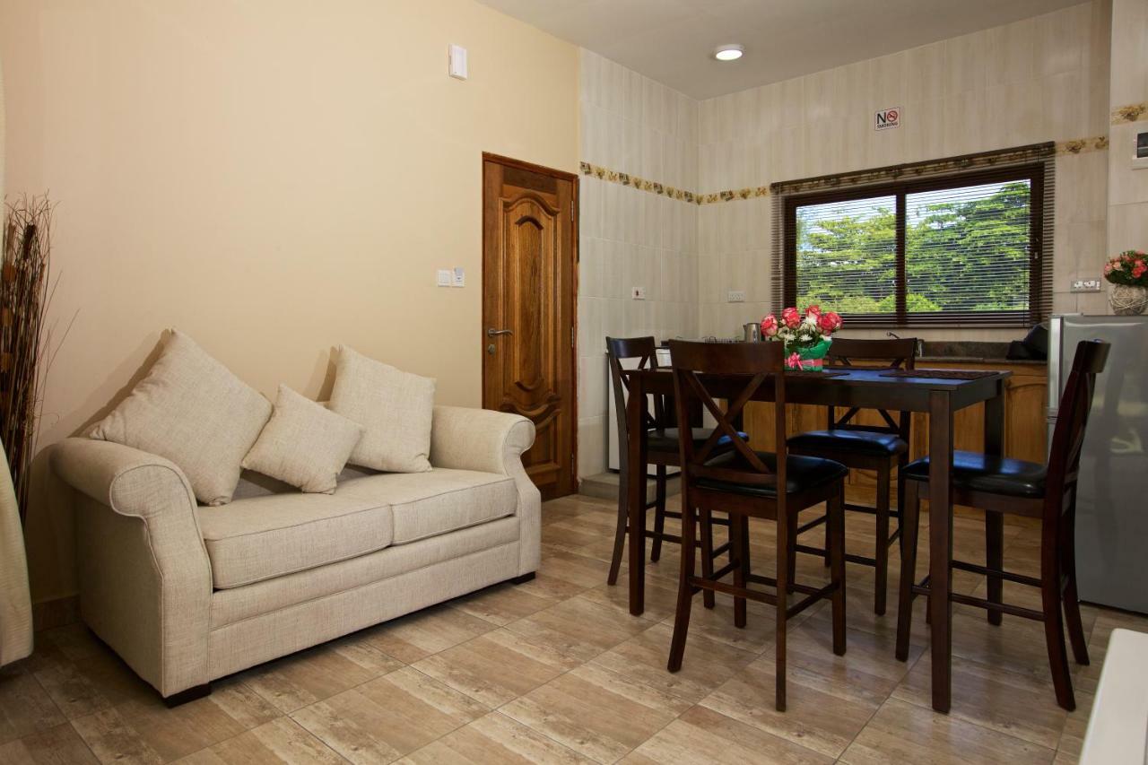 Stone Self Catering Apartment Grand Anse  Exteriör bild